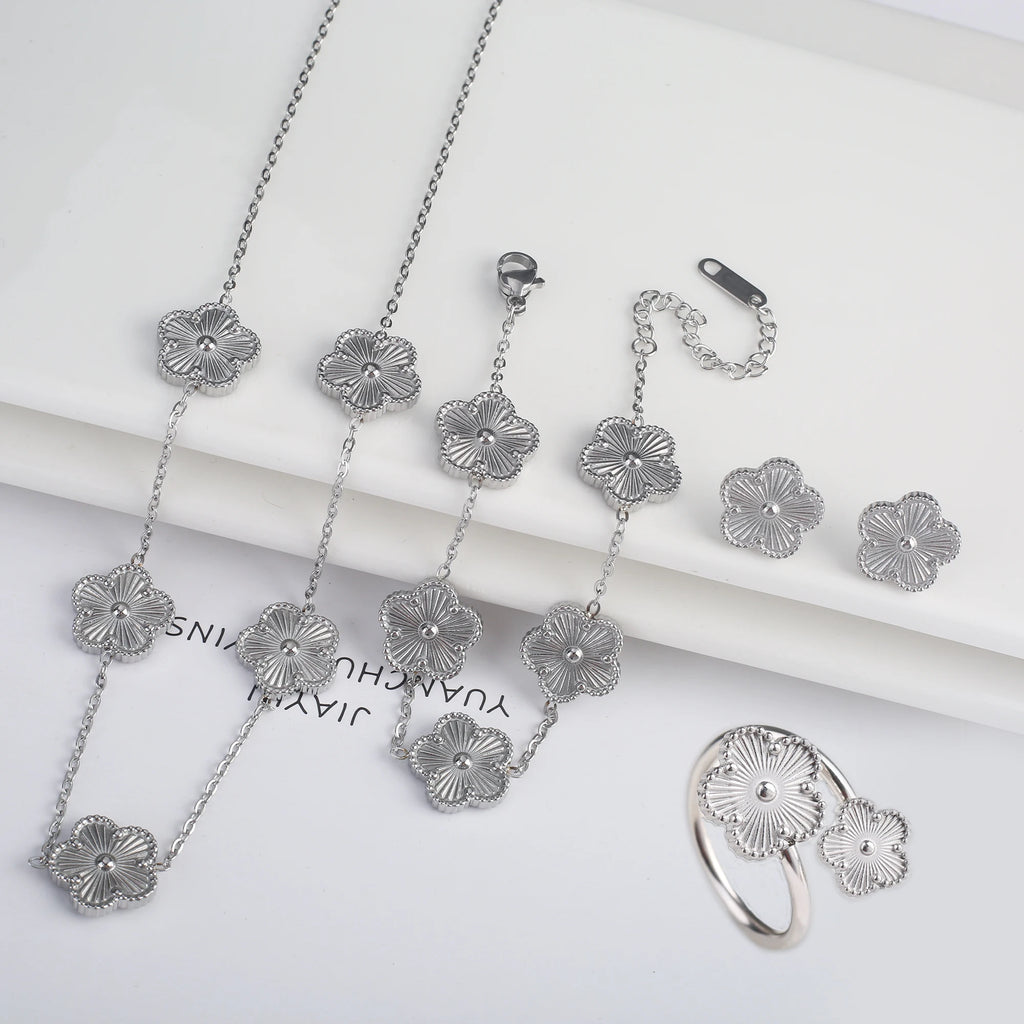 4pcs Bracelet Necklace Earrings Ring Stainless Steel Five Leaf Flower Jewelry Set Classic for Woman New Fashion Jewelry Clover