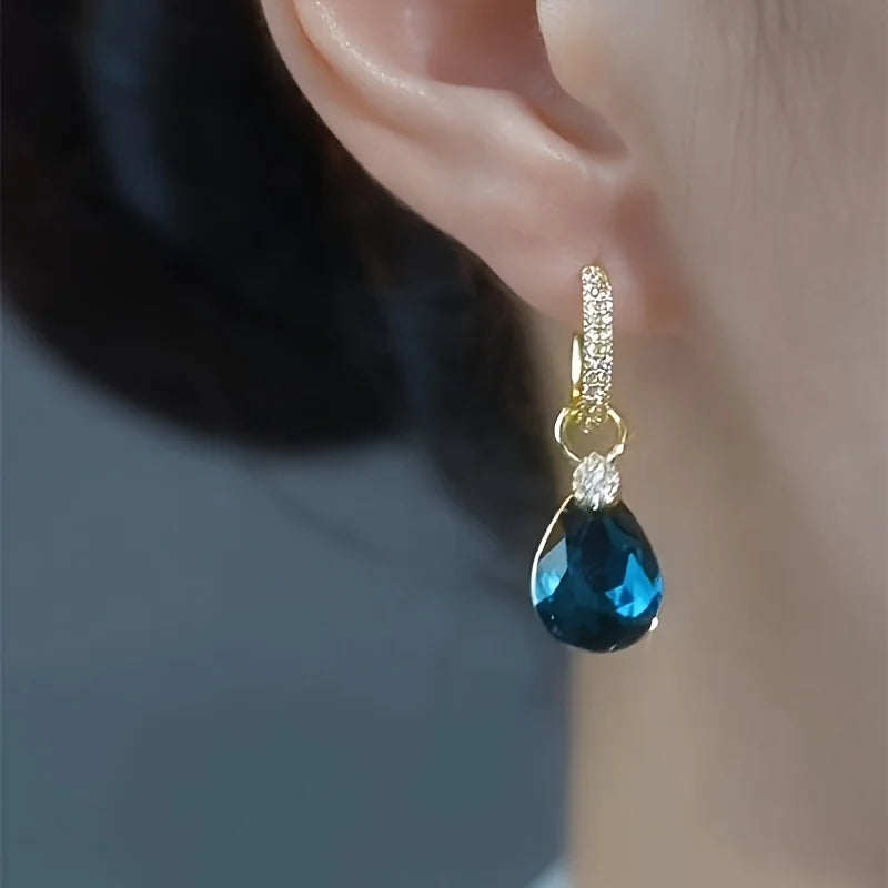 Retro Elegant Teardrop Shaped Pendants for Daily Wear Gifts and Parties Classic Versatile Styles for Women Fashionable Earrings