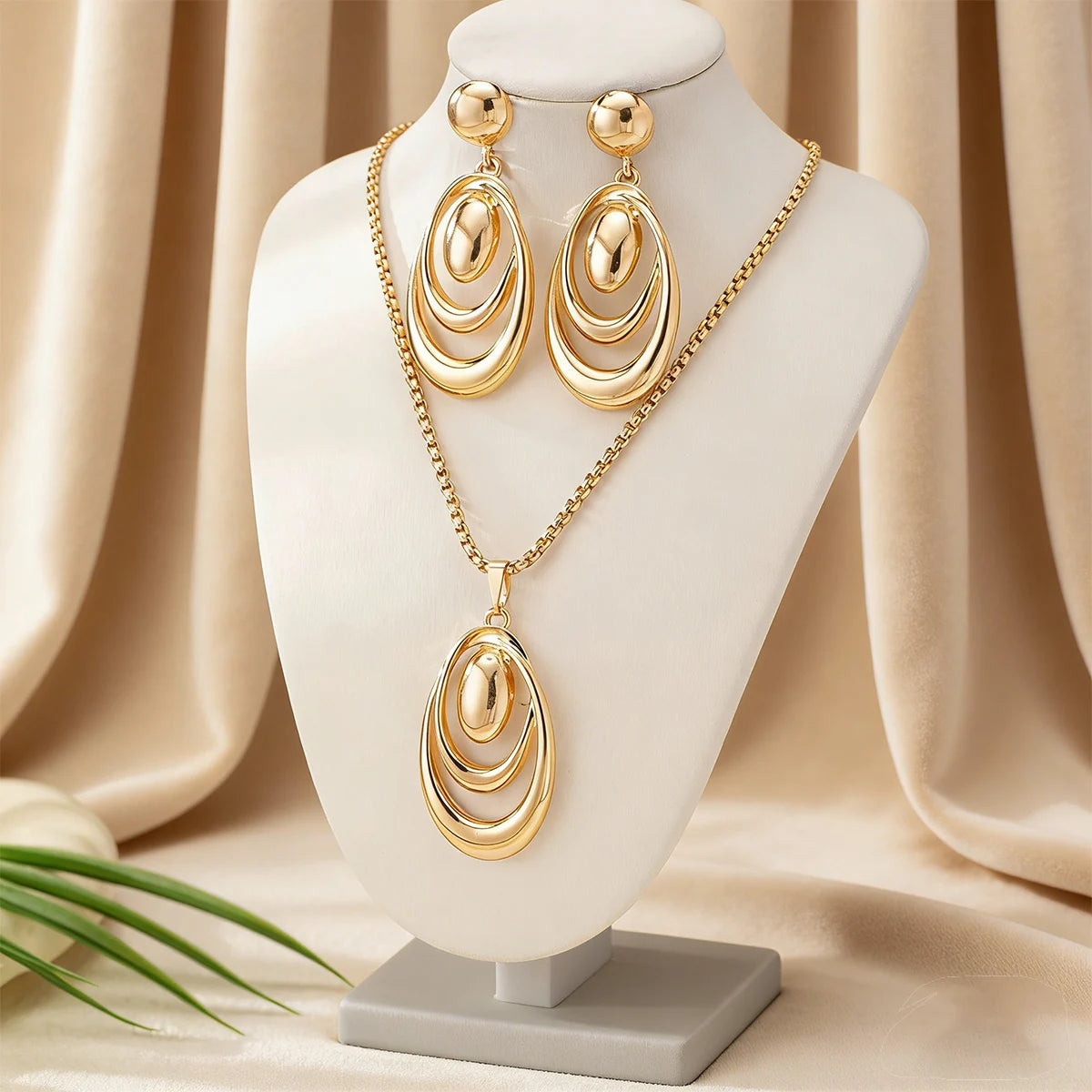 Golden Ripple Pendant Set