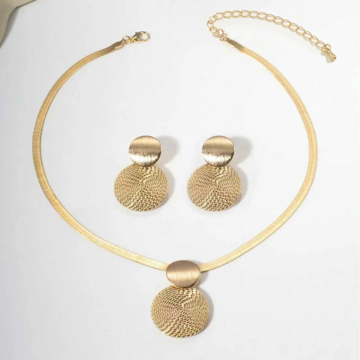 1 set of creative personalized geometric metal disc pendant necklace female exaggerated spiral pattern pendant collarbone chain