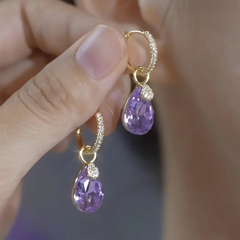 Retro Elegant Teardrop Shaped Pendants for Daily Wear Gifts and Parties Classic Versatile Styles for Women Fashionable Earrings