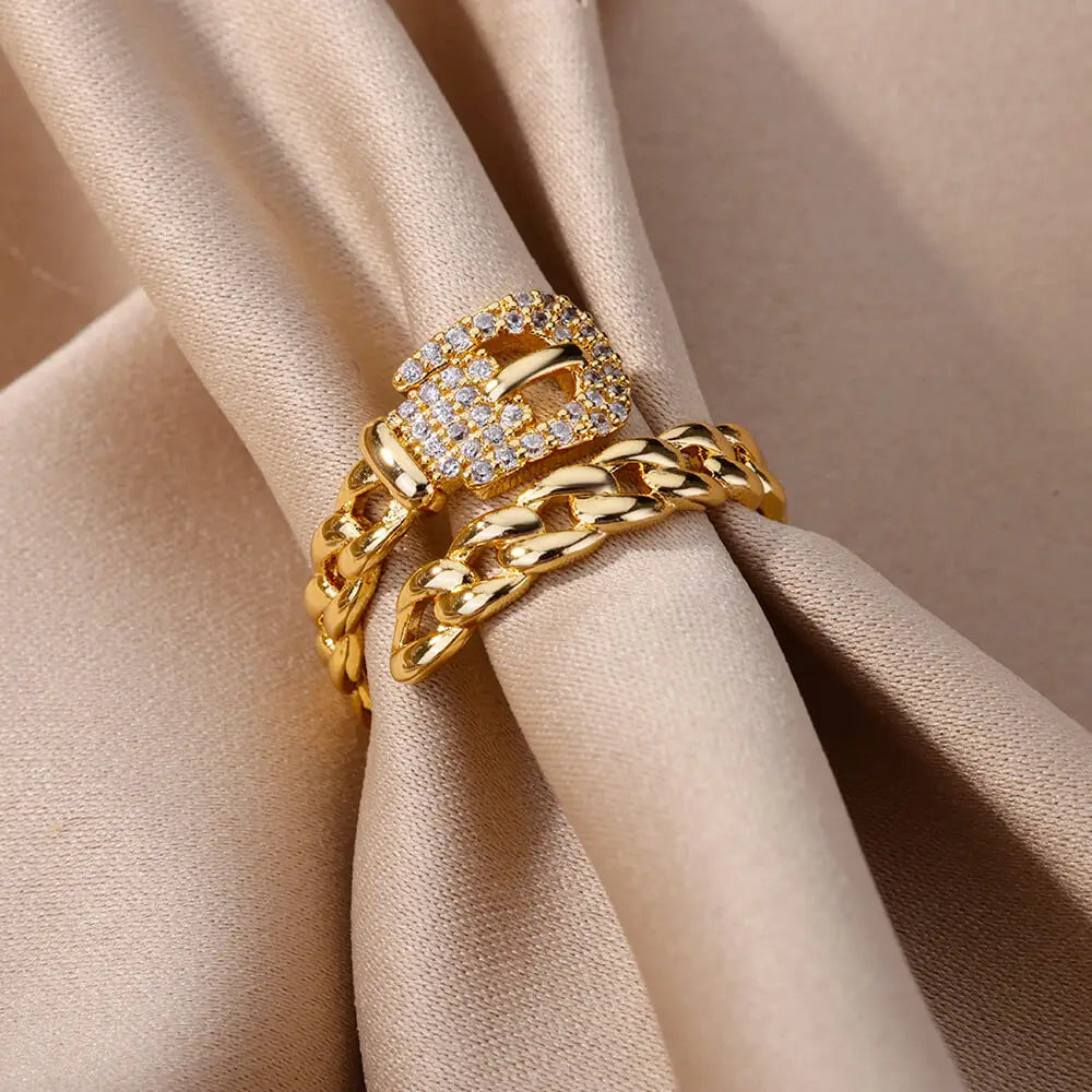 Luxe Golden Chain Ring with Crystal Clasp