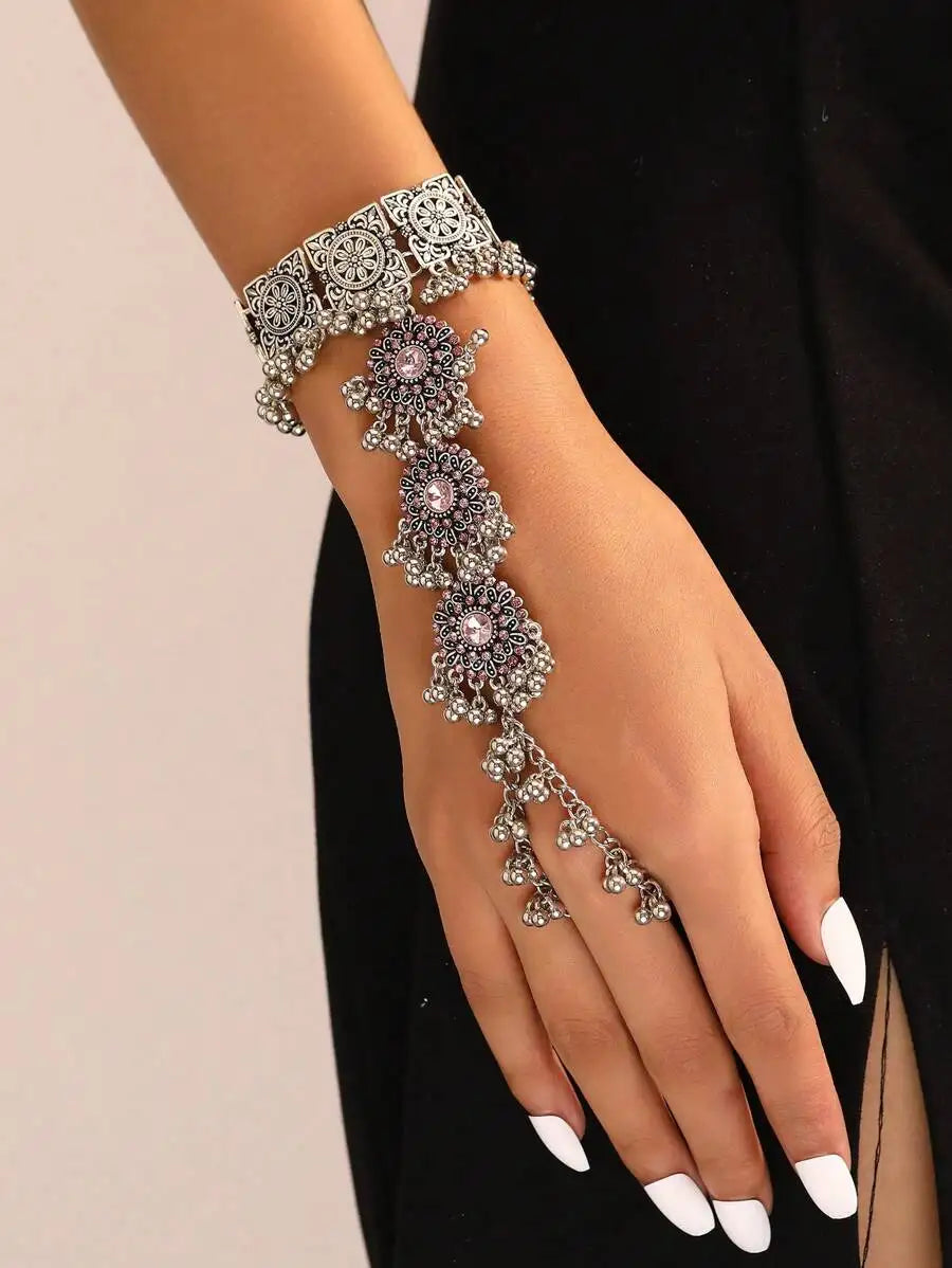 1pc High-End Carved Vintage Bohemian Style Finger Connected Hand Chain Bracelet Women's Hand Back Chain