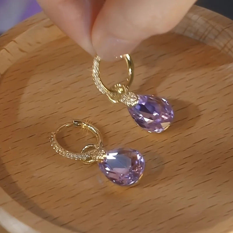 Retro Elegant Teardrop Shaped Pendants for Daily Wear Gifts and Parties Classic Versatile Styles for Women Fashionable Earrings