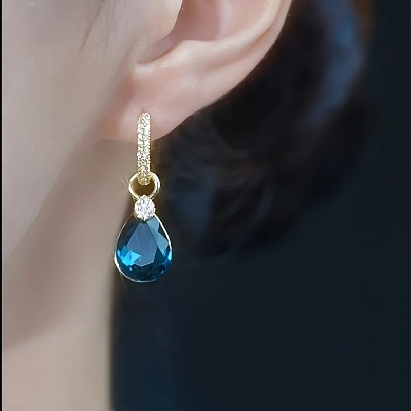 Retro Elegant Teardrop Shaped Pendants for Daily Wear Gifts and Parties Classic Versatile Styles for Women Fashionable Earrings
