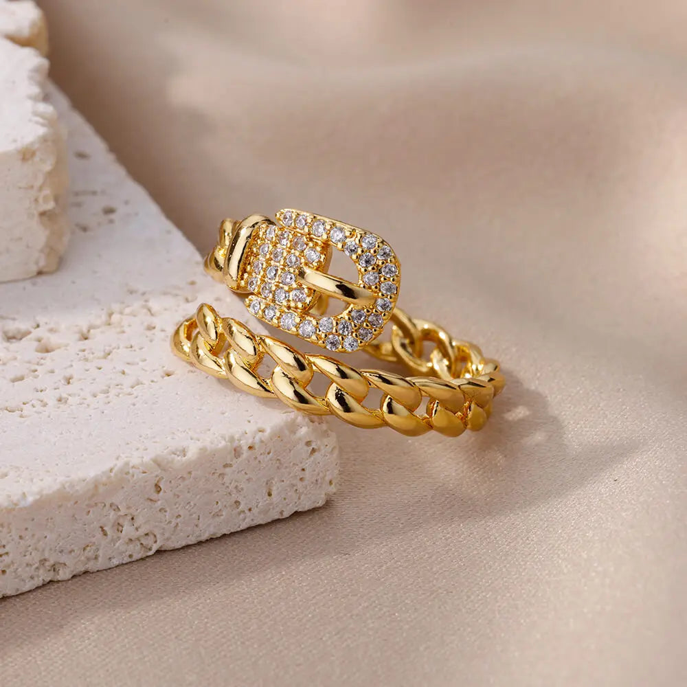 Luxe Golden Chain Ring with Crystal Clasp