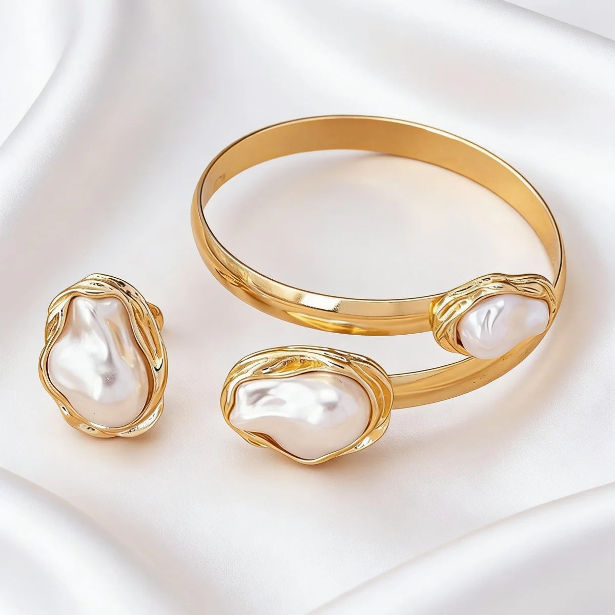 Golden Frame Onyx-Look Jewelry Set