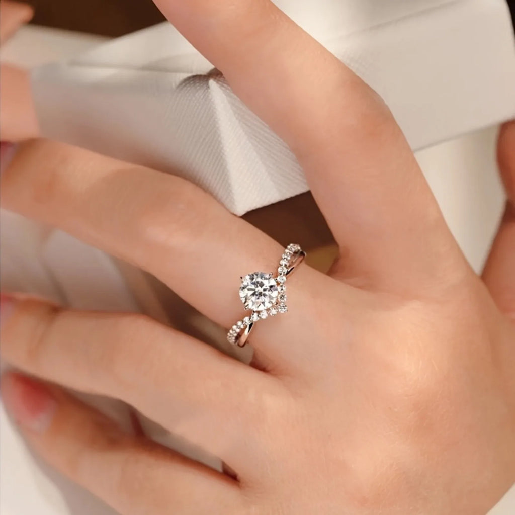 Adjustable Open Wedding Ring Set for Couples Elegant 2 Piece Shining Engagement Ring Ideal for Daily Wear and Celebrations