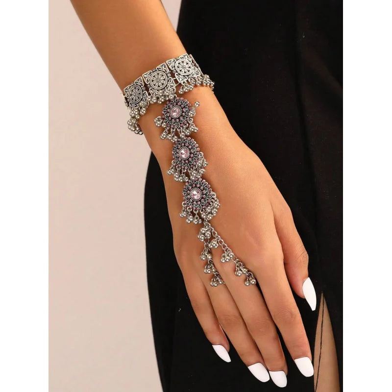 1pc High-End Carved Vintage Bohemian Style Finger Connected Hand Chain Bracelet Women's Hand Back Chain