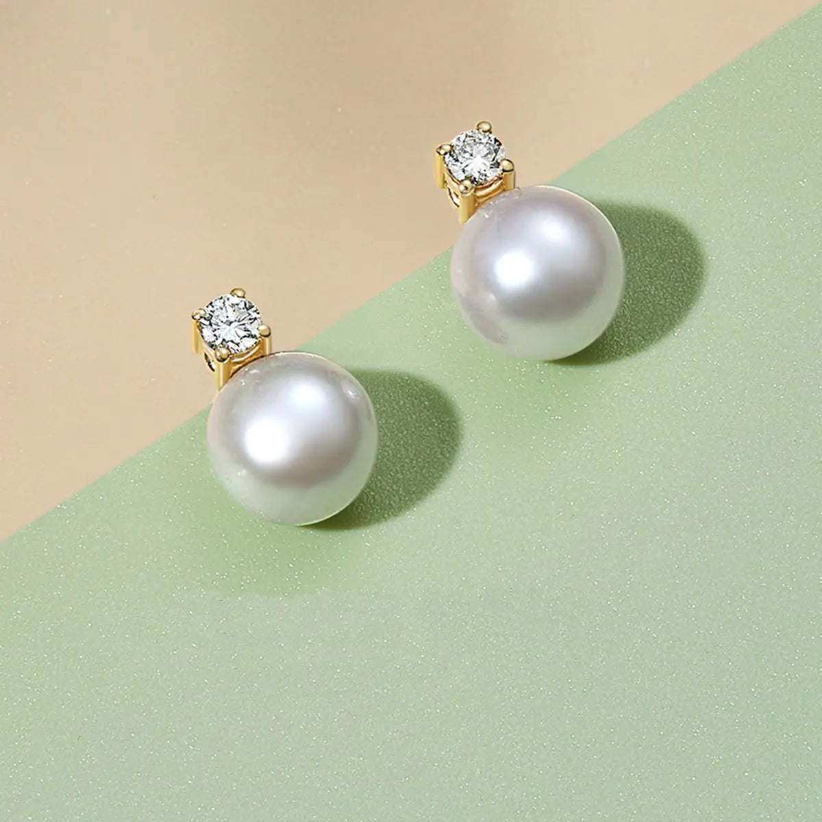 Elegant Pearl Stud Earring