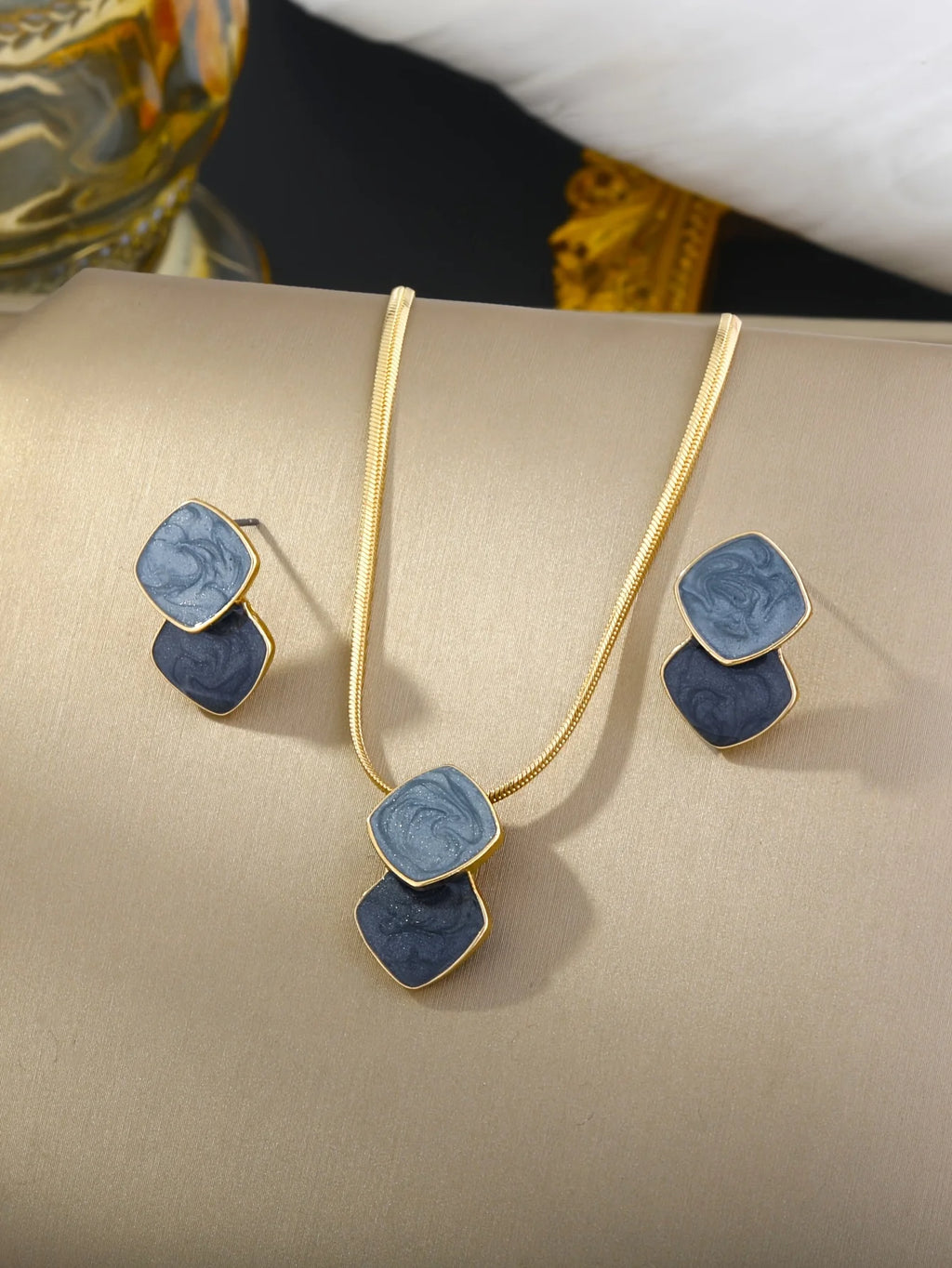 3 exquisite, elegant and simple diamond shaped women's earrings necklace, women's jewelry set, suitable for gifting as a gift