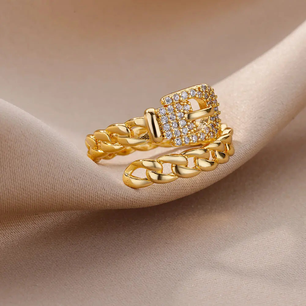 Luxe Golden Chain Ring with Crystal Clasp