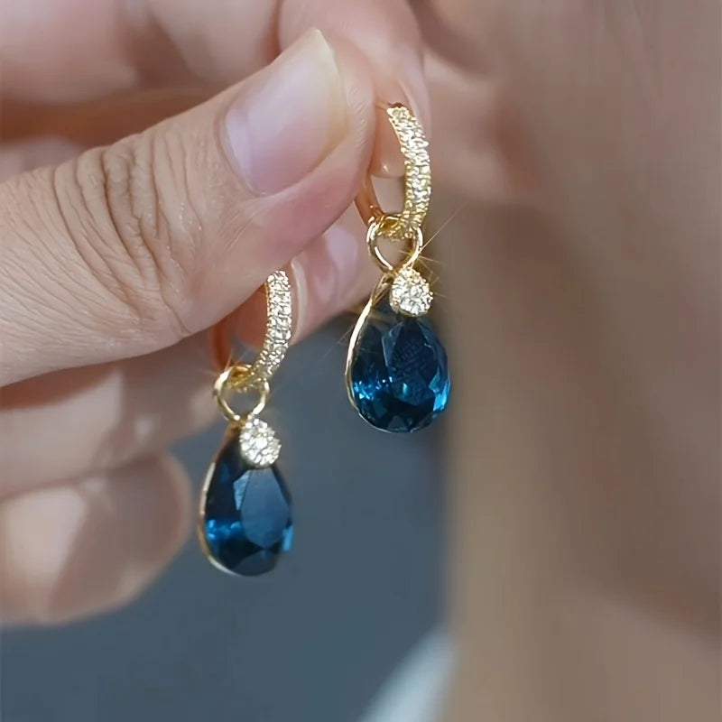Retro Elegant Teardrop Shaped Pendants for Daily Wear Gifts and Parties Classic Versatile Styles for Women Fashionable Earrings